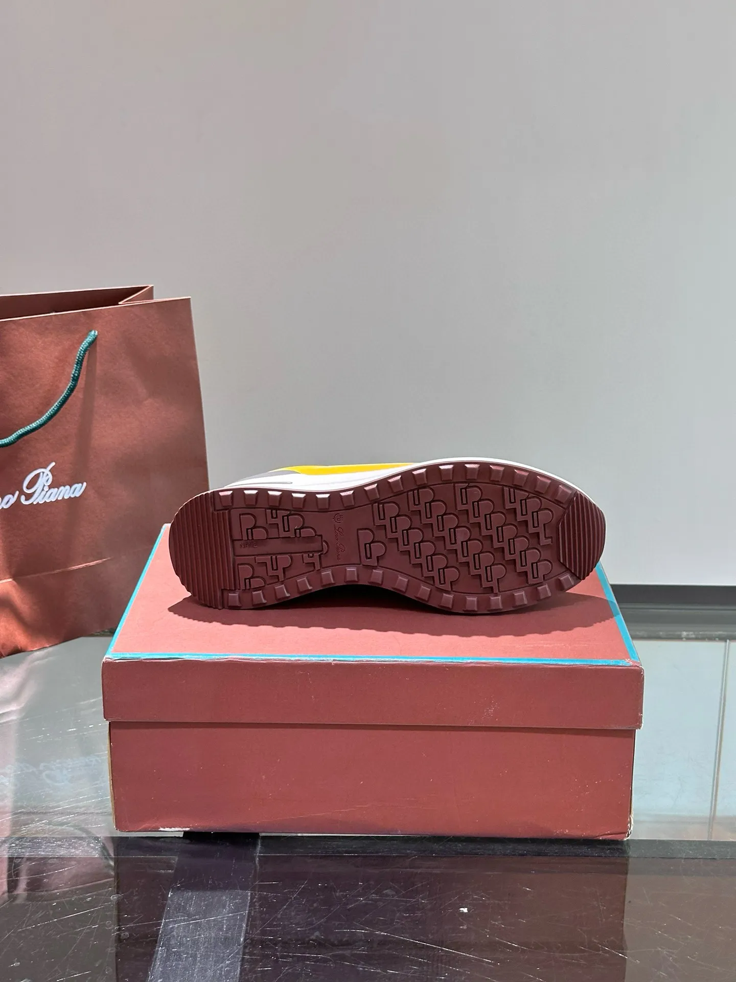 Factory price: 540💰Loro men's shoes💰iana niche Loro classic jogging shoes, men's lace-up casual shoes and sneakers, high-quality lightweight and comfortable fabrics, suitable for outdoor leisure, the color scheme is young and energetic, and it looks great with sportswear or casual suits! Size: 39-45 (38, 46 customized)